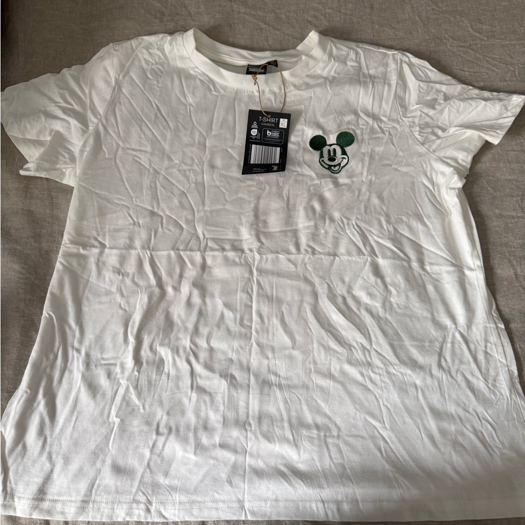 Disney White Shortsleeve Tee With Green Mickey Patch